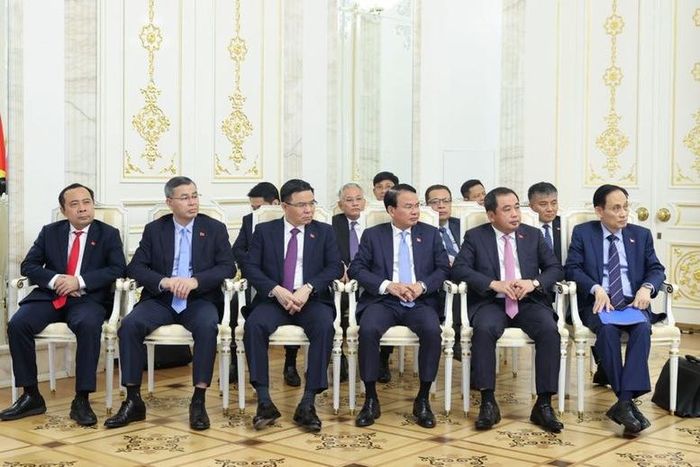 Đoàn đại biểu Việt Nam tham dự cuộc gặp với Người đứng đầu Cộng hòa Tatarstan - Ảnh: VGP/Nhật Bắc