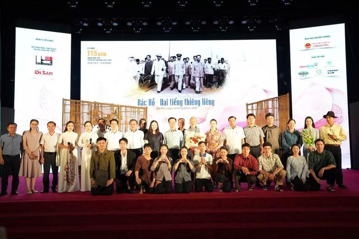 Chương trình nghệ thuật “Bác Hồ - Hai tiếng thiêng liêng” tại Hà Tĩnh.