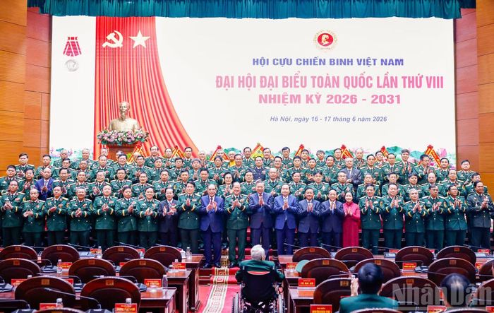 Tổng Bí thư, Chủ tịch nước Tô Lâm cùng các đồng chí lãnh đạo, nguyên lãnh đạo Đảng, Nhà nước và các đại biểu dự Đại hội. (Ảnh: DUY LINH)
