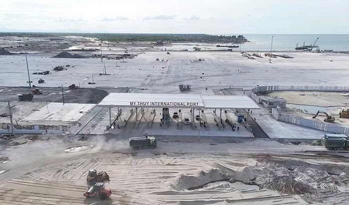 Cảng biển nước sâu Mỹ Thủy dự kiến đưa vào hoạt động đầu tháng 7/2026 sẽ mang lại nguồn thu lớn vào ngân sách của tỉnh.