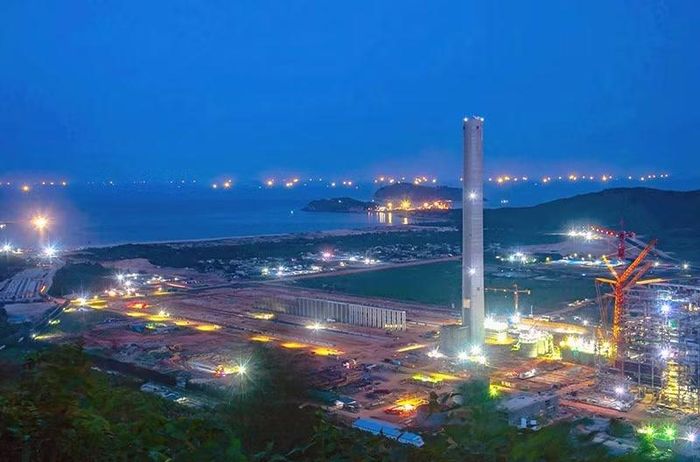 Một góc cảng biển Hòn La về đêm.