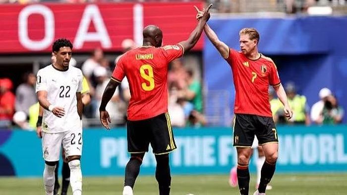 Tiền đạo Romelu Lukaku (số 9) và Kevin De Bruyne trong trận hòa kịch tính giữa đội tuyển Bỉ và Ai Cập. (Ảnh: FIFA)