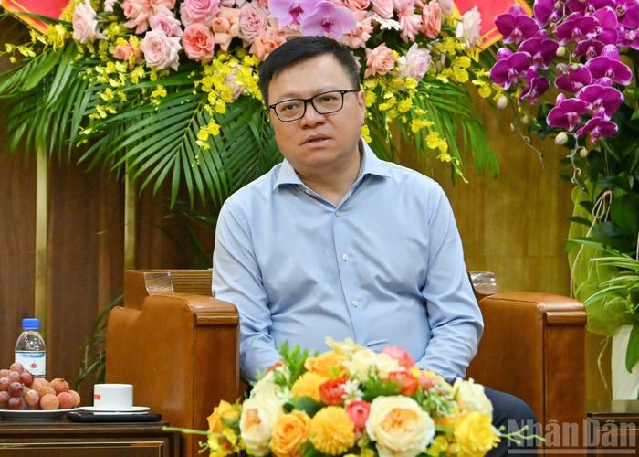 Đồng chí Lê Quốc Minh, Ủy viên Trung ương Đảng, Tổng Biên tập Báo Nhân Dân, Phó Trưởng ban Tuyên giáo và Dân vận Trung ương, Chủ tịch Hội Nhà báo Việt Nam nhấn mạnh vai trò và đổi mới tư duy của báo chí trong kỷ nguyên số.