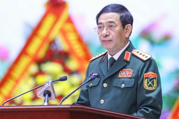 Đại tướng Phan Văn Giang, Ủy viên Bộ Chính trị, Phó Thủ tướng Chính phủ, Phó Bí thư Quân ủy Trung ương, Bộ trưởng Quốc phòng, phát biểu tại Đại hội.