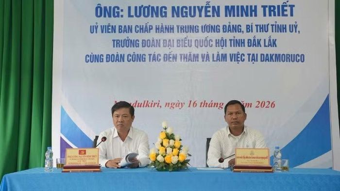 Bí thư Tỉnh ủy Đắk Lắk Lương Nguyễn Minh Triết cùng đoàn công tác của tỉnh Đắk Lắk đã có buổi làm việc với Công ty trách nhiệm hữu hạn phát triển Cao-su Đắk Lắk-Mondulkiri (Dakmoruco) tại tỉnh Mondulkiri, Vương quốc Campuchia.
