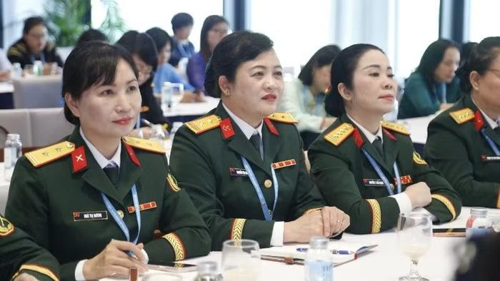 Các đại biểu tham dự phiên thảo luận.