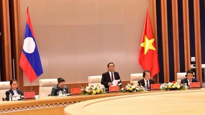 Phó Thủ tướng, Bộ trưởng Tư pháp Lào Khamphan Phommathat phát biểu nhấn mạnh ý nghĩa của cơ chế Hội nghị đường biên trong việc tăng cường quan hệ hợp tác, củng cố tình đoàn kết đặc biệt Việt Nam-Lào.