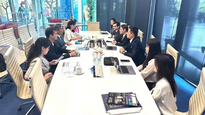 Quang cảnh buổi làm việc.