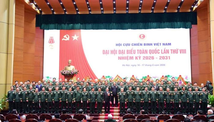 Ra mắt Ban chấp hành Trung ương Hội Cựu chiến binh Việt Nam khóa VIII gồm 88 đồng chí.