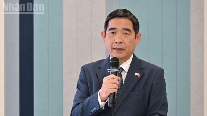 Đại sứ Việt Nam tại Thái Lan Phạm Việt Hùng phát biểu tại tọa đàm.