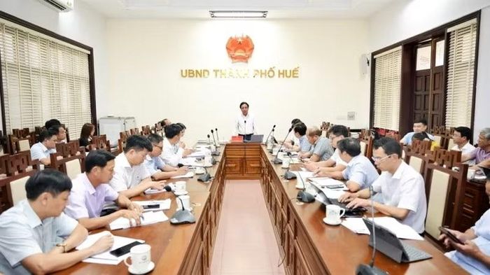 Ủy ban nhân dân thành phố Huế tổ chức cuộc họp nghe báo cáo tình hình thực hiện mục tiêu tăng trưởng kinh tế 2 con số và thu ngân sách Nhà nước năm 2026.