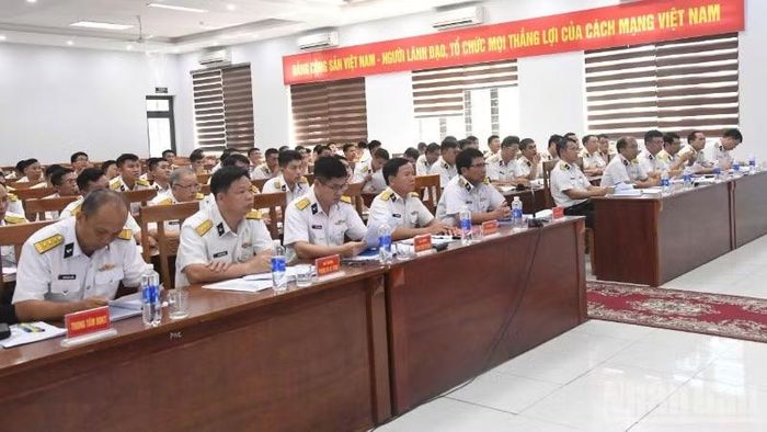 Đại biểu tham dự hội nghị.