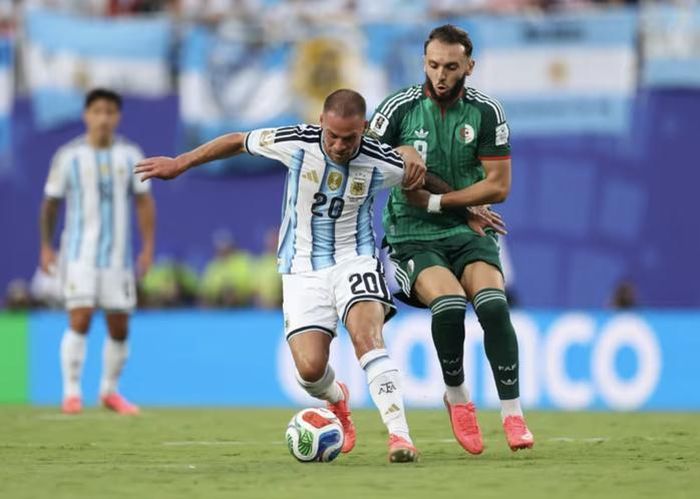 Algeria tấn công mạnh mẽ nhưng không thắng nổi hàng thủ Argentina