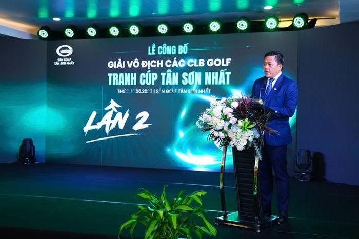 Đại diện Ban tổ chức giải tại lễ công bố