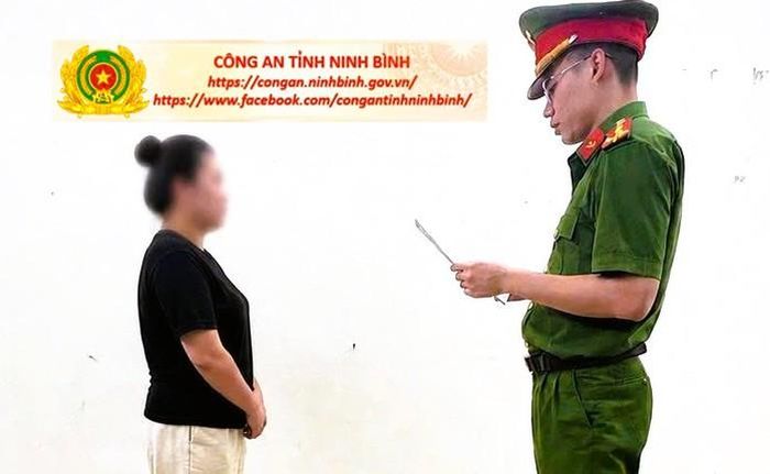 Công an khởi tố người phụ nữ tàng trữ 1 miếng sừng tê giác. Ảnh: Công an Ninh Bình