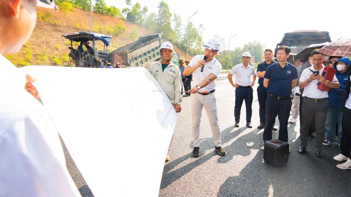 Ông Lương Văn Hiệp – Tổng Giám đốc Doanh nghiệp dự án Hữu Nghị - Chi Lăng chia sẻ tại chương trình