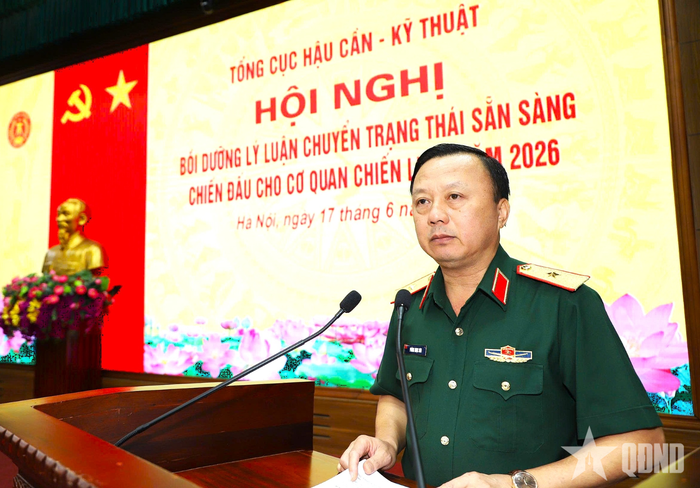 Thiếu tướng Phùng Ngọc Sơn phát biểu khai mạc hội nghị.