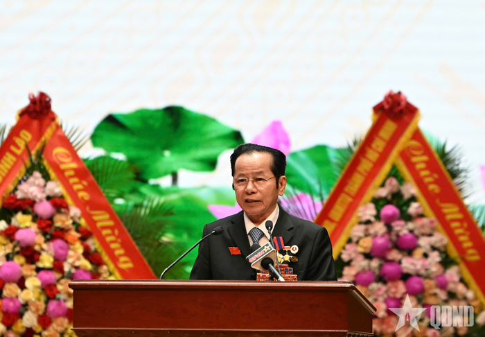 Anh hùng Lao động Lê Văn Kiểm, Phó chủ tịch Hội CCB Việt Nam, Chủ tịch Hiệp hội Doanh nghiệp, Doanh nhân CCB Việt Nam phát biểu tại đại hội. 
