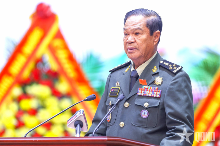Đại tướng Kun Kim, Bộ trưởng cao cấp, Phó chủ tịch, Tổng thư ký Hội CCB Campuchia phát biểu chào mừng đại hội. 