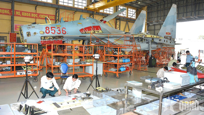Hoạt động sửa chữa tại Phân xưởng 1, Nhà máy A32.