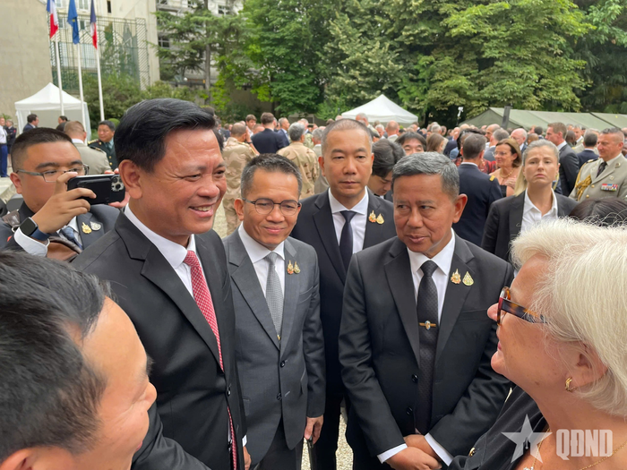  Thượng tướng Nguyễn Trường Thắng gặp bà Catherine Vautrin, Bộ trưởng Bộ Quân đội và Cựu chiến binh Pháp. 