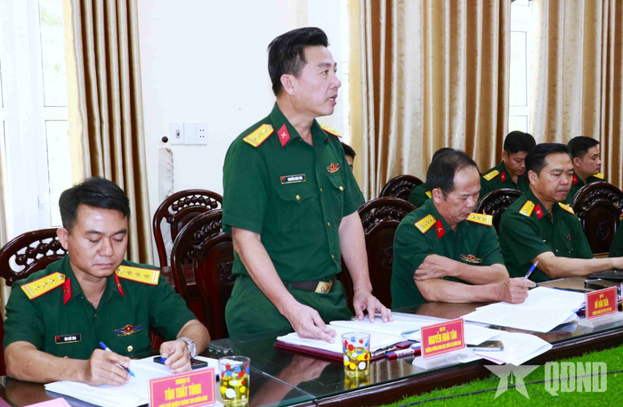 Đại biểu cơ quan Quân khu 5 phát biểu tại hội nghị.