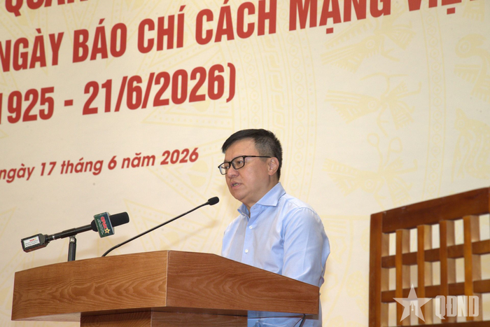 Đồng chí Lê Quốc Minh, Ủy viên Trung ương Đảng, Tổng Biên tập Báo Nhân Dân, Phó trưởng ban Tuyên giáo và Dân vận Trung ương, Chủ tịch Hội Nhà báo Việt Nam phát biểu.