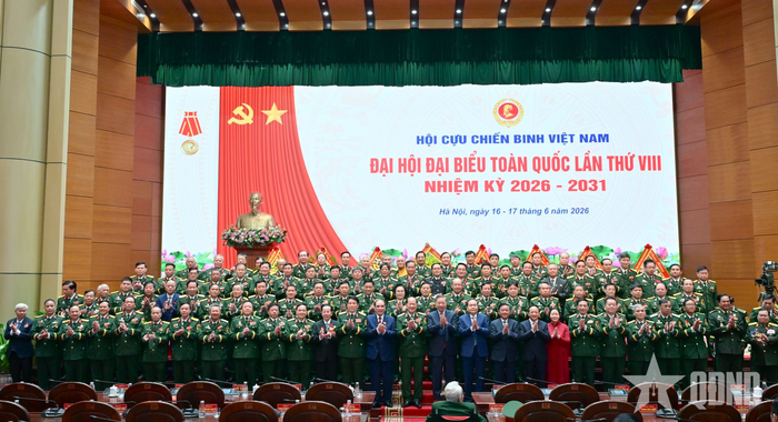 Lãnh đạo Đảng, Nhà nước chúc mừng Ban Chấp hành Trung ương Hội Cựu chiến binh Việt Nam Khóa VIII ra mắt Đại hội.