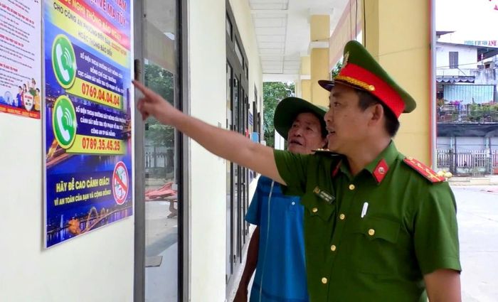 Công an phường Điện Bàn công khai số điện thoại tiếp nhận tin báo về ma túy tại các nhà văn hóa khối phố.