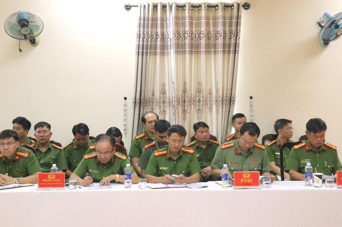 Lãnh đạo, cán bộ chiến sỹ Phòng Cảnh sát PCCC và CNCH Công an TP Đà Nẵng