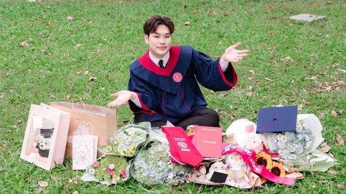 Nguyễn Song Thái Phan xuất sắc tốt nghiệp Cử nhân loại Giỏi tại Đại học Bách khoa Hà Nội.