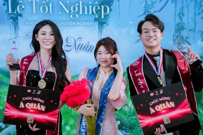Không ngừng cố gắng, Mai Linh tiếp tục đạt danh hiệu Á Quân lớp MC Chuyên nghiệp.