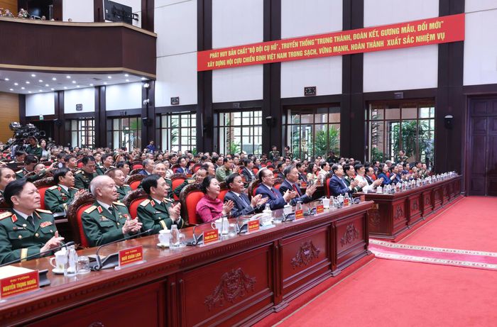 Tổng Bí thư, Chủ tịch nước Tô Lâm cùng các đại biểu dự đại hội. Ảnh: QUANG PHÚC