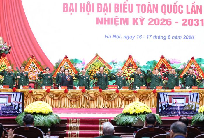 Đoàn Chủ tịch điều hành đại hội. Ảnh: QUANG PHÚC