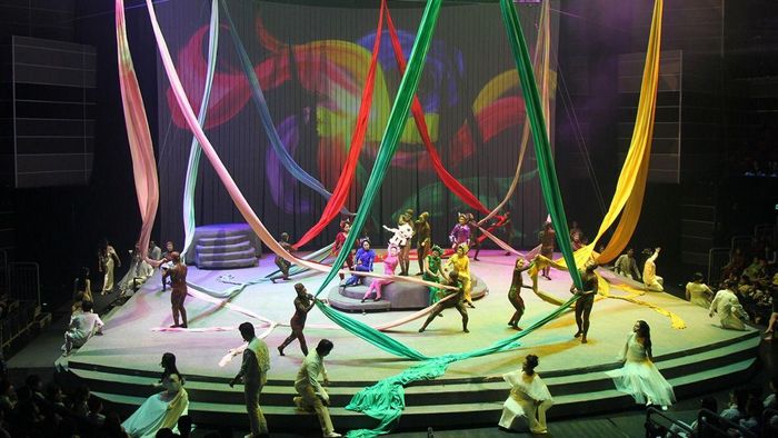 Vở diễn nghệ thuật xiếc - rối Mơ Show gây ấn tượng mạnh với khán giả về quy mô và tính nghệ thuật. ẢNH: DŨNG PHƯƠNG