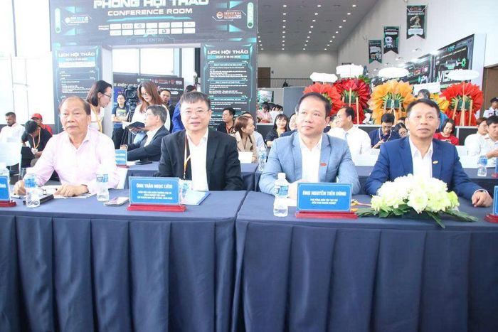  Các đại biểu tham gia diễn đàn. Ảnh: ĐÌNH ĐẠI 