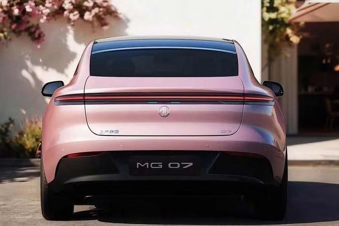 Kiến trúc này dựa trên một khung mô hình thế giới tiên tiến để tính toán các biến số lái xe cục bộ trong thời gian thực. Sự tích hợp của hệ thống này giúp thương hiệu có được một giải pháp thay thế trực tiếp cho các phần mềm tự lái quốc tế.