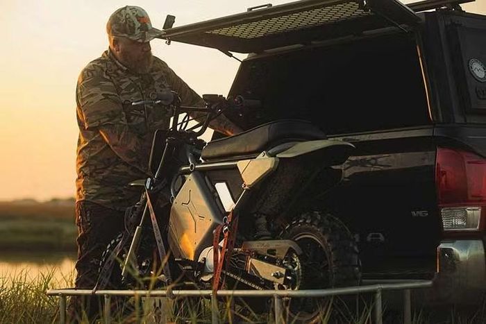 Tại Anh, phiên bản LiveWire S4 Honcho Trail có giá khởi điểm 4.599 bảng Anh (khoảng 162 triệu đồng), trong khi bản S4 Honcho Street được niêm yết ở mức 4.999 bảng Anh (tương đương khoảng 176 triệu đồng).