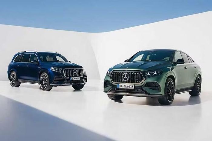 Mercedes-Benz GLE và GLS 2026 nâng cấp đã chính thức được bổ sung phiên bản hiệu năng cao từ thương hiệu Mercedes-AMG. Điểm đáng chú ý nhất là cả hai mẫu xe đều được trang bị động cơ V8 tăng áp kép, dung tích 4.0L, sử dụng trục khuỷu phẳng từng ra mắt trên phiên bản nâng cấp của Mercedes-Benz S-Class W223.