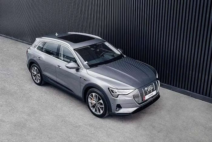 Audi Việt Nam triệu hồi e-tron và Q8 e-tron để kiểm tra bộ trợ lực phanh.