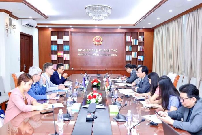 Quang cảnh tại buổi tiếp.