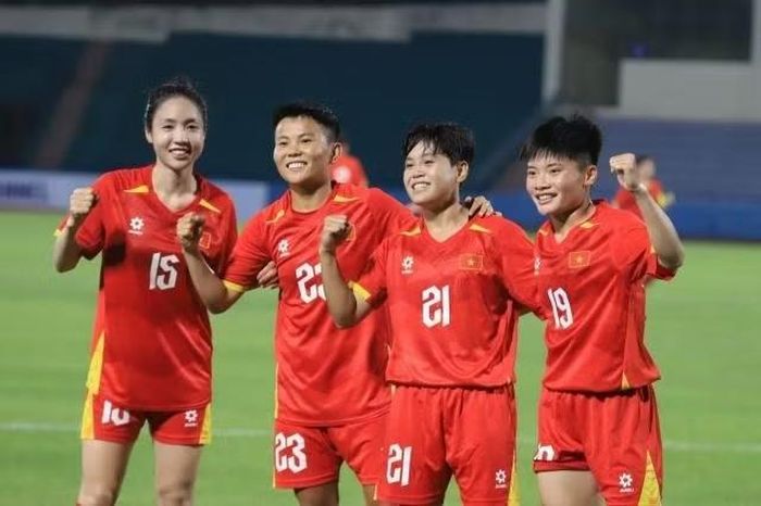 Với vị trí 37 thế giới, tuyển nữ Việt Nam bỏ xa Thái Lan tới 8 bậc. Người Thái hiện xếp ở vị trí 49 thế giới, xếp thứ 3 khu vực Đông Nam Á.