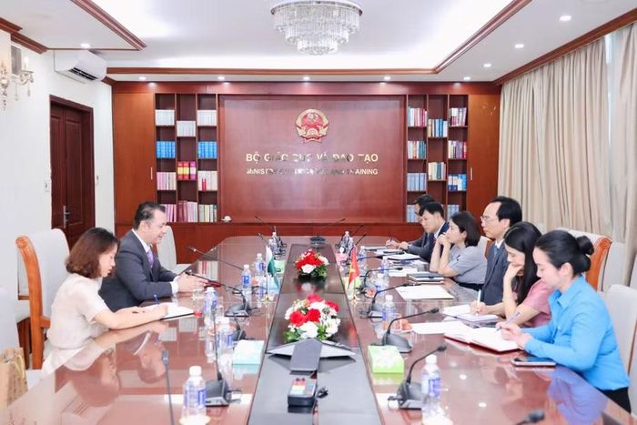 Toàn cảnh buổi tiếp.