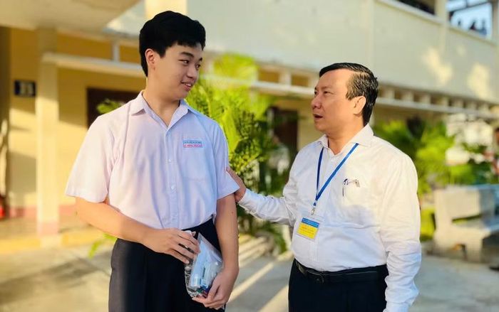 Giám đốc Sở GD&amp;ĐT Gia Lai động viên thí sinh trong Kỳ thi tốt nghiệp THPT 2026.