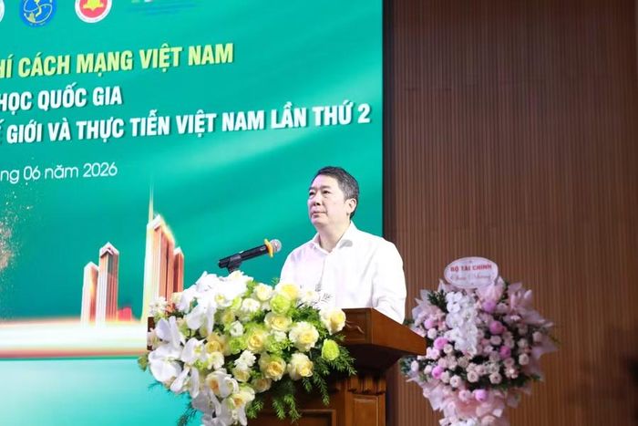 Thứ trưởng Bộ Tài chính Cao Anh Tuấn chia sẻ tại hội thảo.