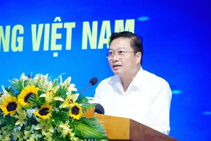 Chủ tịch UBND tỉnh Quảng Trị Lê Hồng Vinh ghi nhận, đánh giá cao những đóng góp của đội ngũ người làm báo đối với sự phát triển kinh tế - xã hội của địa phương.