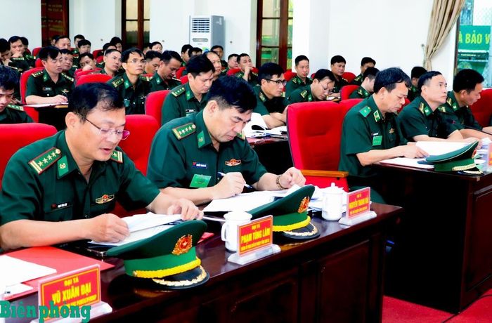 Quang cảnh hội nghị kết luận kiểm tra toàn diện kết quả thực hiện nhiệm vụ công tác Biên phòng 6 tháng đầu năm 2026 tại Bộ đội Biên phòng tỉnh Sơn La. Ảnh: Dân Chủ