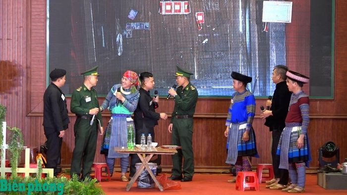 Tiểu phẩm sân khấu hóa giúp bà con dễ dàng nắm bắt các quy định của pháp luật. Ảnh: Trung Dũng