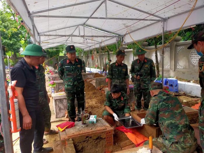 Các công đoạn được diễn ra cẩn thận, tỉ mỉ.