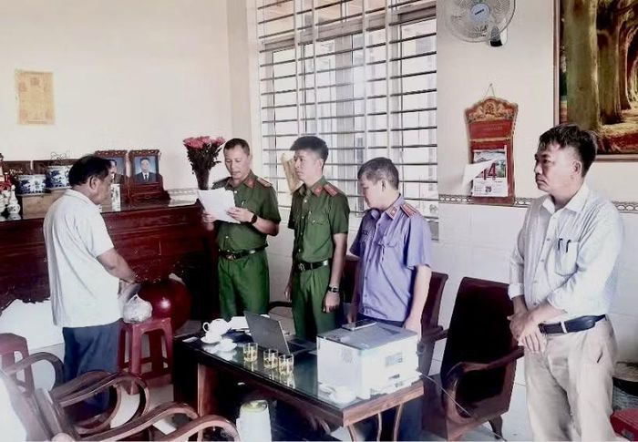 Cơ quan Cảnh sát Điều tra đọc lệnh bắt tạm giam bị can Đỗ Đức Thịnh, nguyên Phó Giám đốc Công ty TNHH MTV Cà phê Gia Lai.